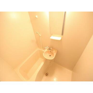 バスルーム　お風呂トイレ別