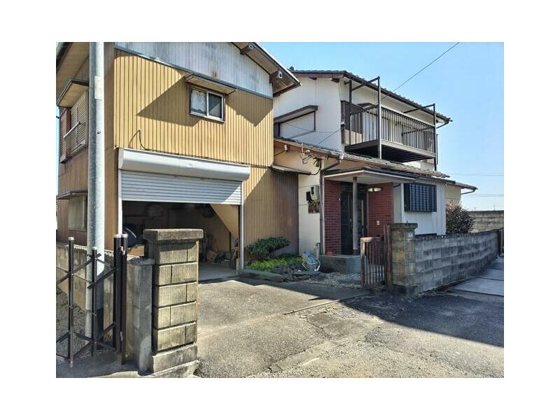 Itano District, Aizumi Town, Tokumei, Maesuhigashi (Yoshinari Station) 2-story building 4LDK