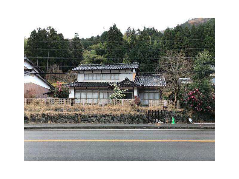 Toyooka-shi, Tantocho Sada (Fukuchiyama Sta.) 2F 7DK

2.5 million yen