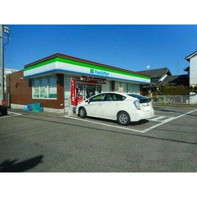 ファミリーマート 矢田小南店 距離：532m