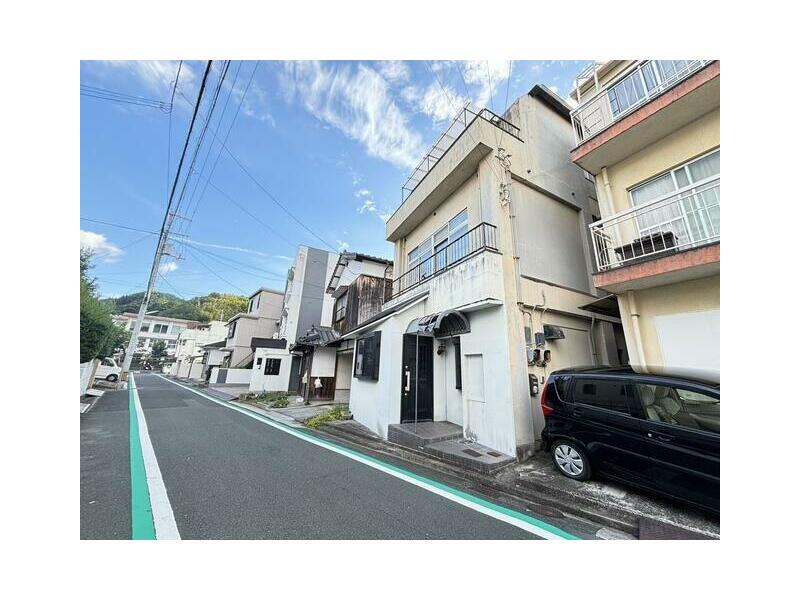 Yahatahama City, Hirose 1-chome (Yahatahama Station) 3-story building 5K