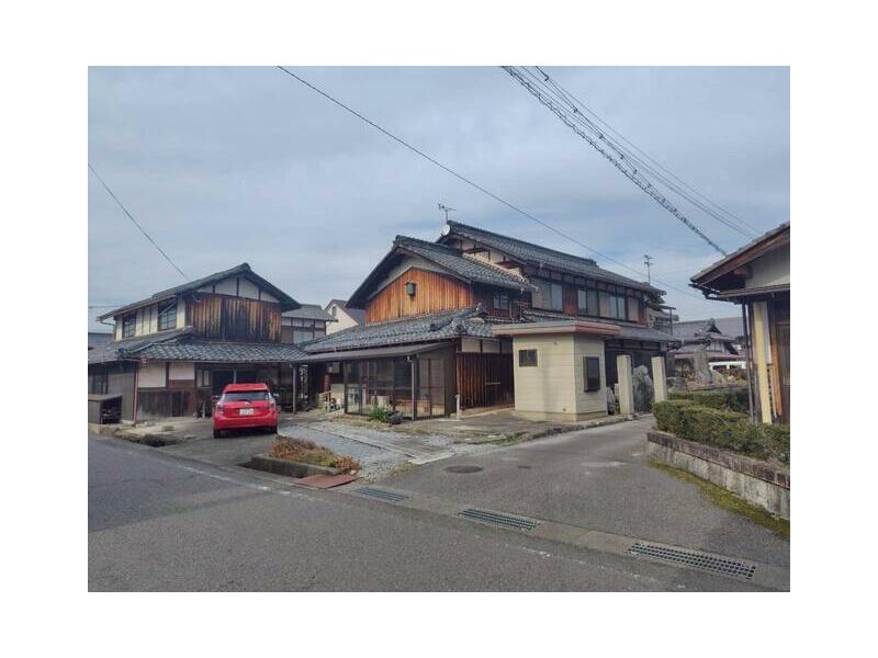 Hikone-shi, Hikone Kami-Nishigawa-cho (Inaegae Sta.) 2F 10DK

2F, 10DK, 4.8 million yen