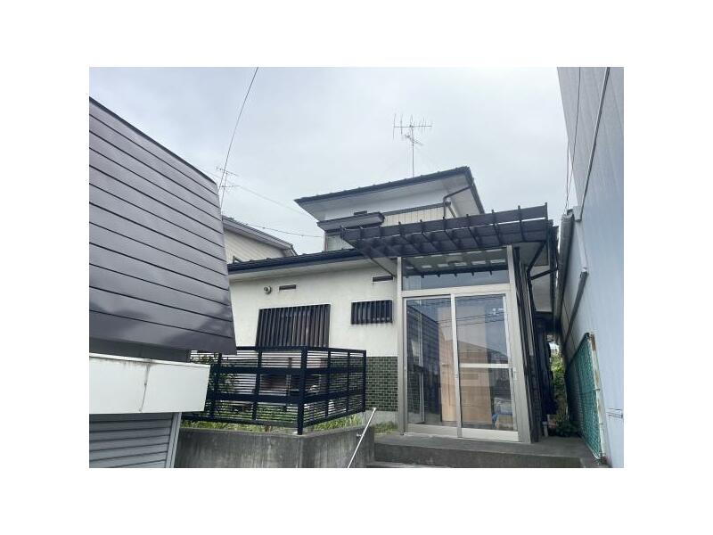 Hachinohe-shi, Hachinohe Oaza-Okubo Aza Sawame (Shiragane Sta.) 2F 6DK

3.8 million yen