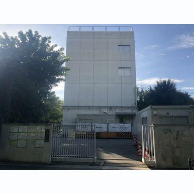 文京区立第三中学校 距離:141m