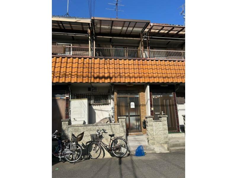 14-minute walk from Kintetsu Osaka Line "Osaka Kyoiku University Mae" Station