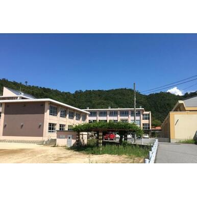 米原市立双葉中学校 距離：2,096m