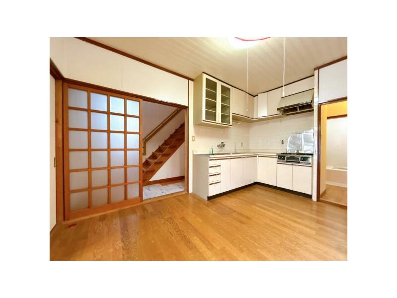 Yasugi-shi, Yasugi-shi, Kanagawa (Yasugi Sta.) 2F 3DK

11,990,000 yen