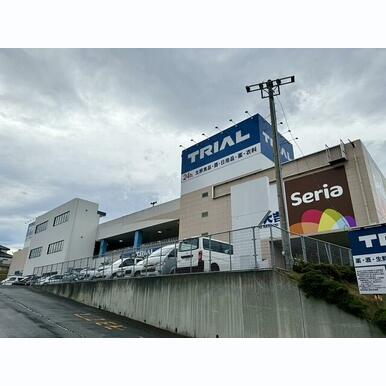 TRIAL 塩釜店 距離:852m
