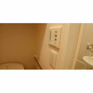 浴室乾燥機ついてます