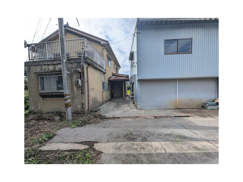 Uozu City, Hon'e (Uozu Station) 2-story building 6LDK