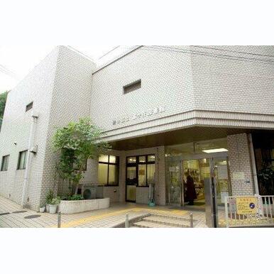 富ヶ谷図書館 距離:403m