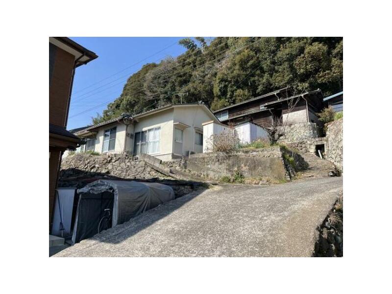 Kosaka, Beppu city (Kamegawa station) 4DK

2.3 million yen