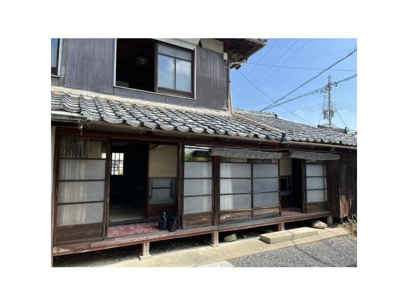 Yasu-shi Hie (Yasu station) 2F 8DK

3,890,000 yen