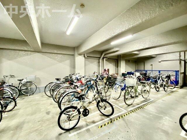 台東区入谷1丁目8 自転車