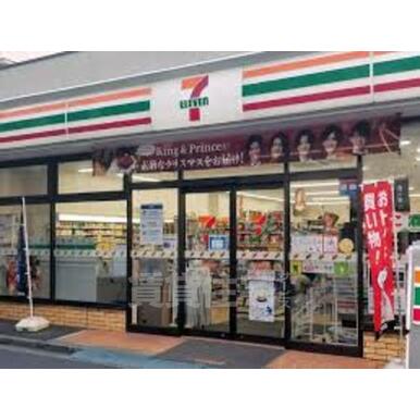 セブンイレブン JR東淀川駅西口店 距離:351m