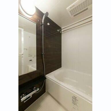 コンパクトで使いやすいお風呂です