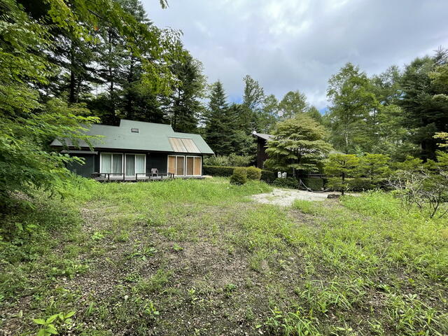 【中古】 軽井沢140年　軽井沢文化協会創立70年 アットホーム】北佐久郡軽井沢町 大字長倉（中軽井沢駅） 2階建