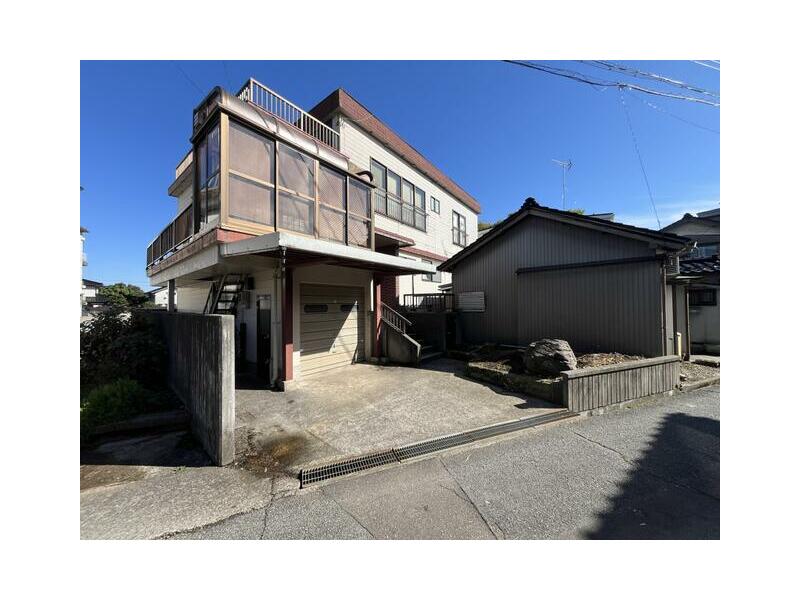 Nanto City, Fukumitsu (Fukumitsu Station) 2 stories above ground, 1 basement 9DK