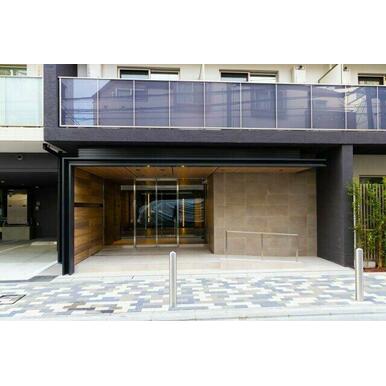 落ち着いたエントランスです