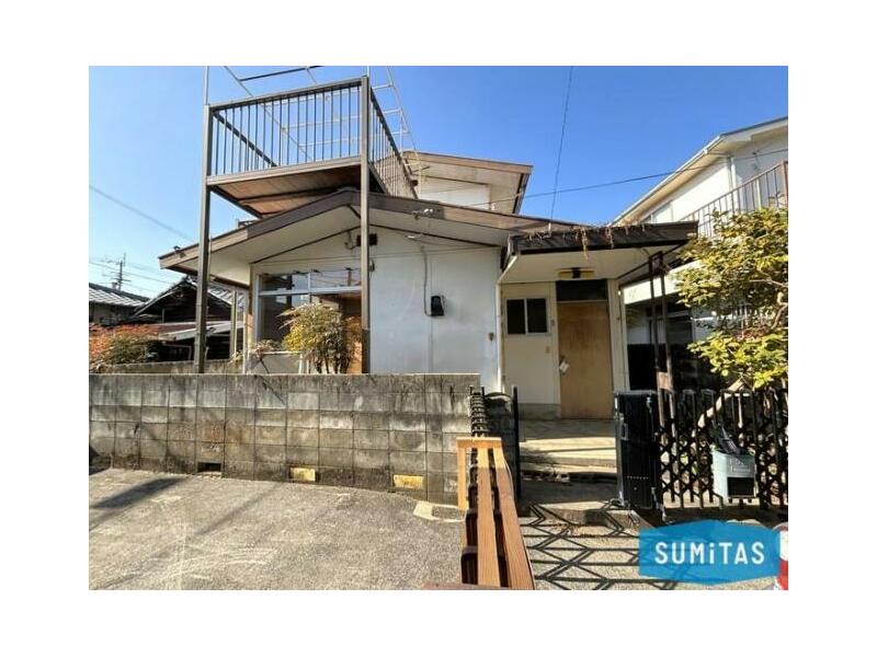 Kitakume-cho, Matsuyama-city (Kitakume station) 2F 6DK

3.8 million yen