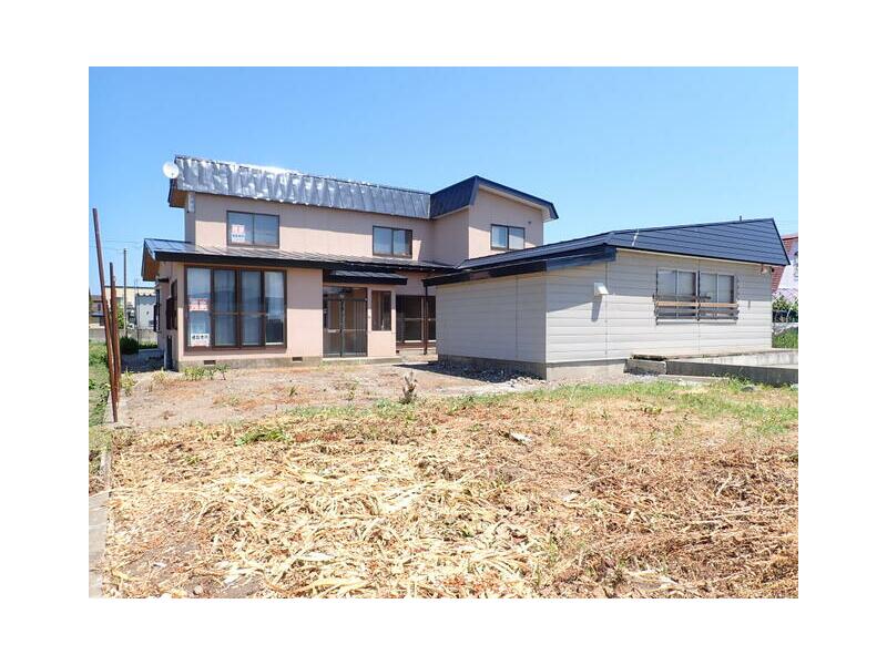 4 Midori-cho, Kuroishi-shi, Hokkaido (Kuroishi Sta.) 2F 9DK

8.5 million yen