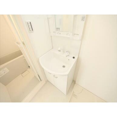 脱衣所　独立洗面台（シャンプードレッサー）同仕様画像