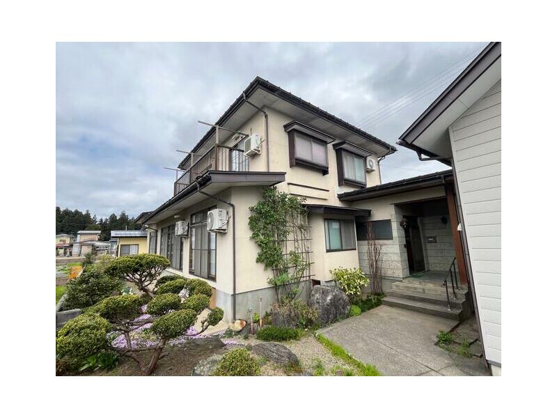 Yonezawa City, Josai 4-chome (Nishi-Yonezawa Station) 2-story 6LDK