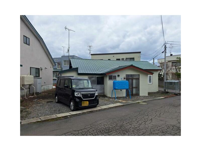 小樽市 真栄１丁目 平屋建 2DK
								
																													160万円
