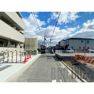 近隣道路 距離:30m
