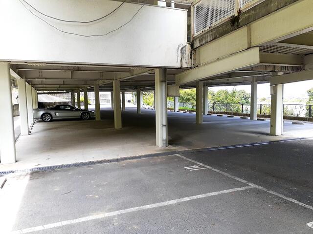 アットホーム】大阪狭山市 茱萸木８丁目(金剛駅) の駐車場（提供元：日 