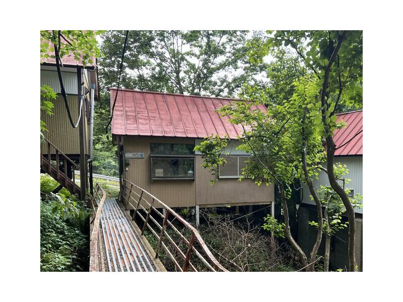 55 min. walk from "Kanazawa" station on the IR Ishikawa Railway [bus available]. 20 min. by bus, 3 min. walk from Odatsuno stop.