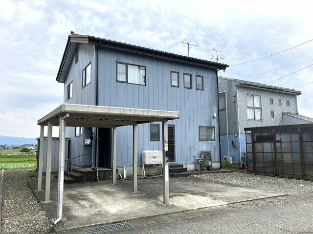 Cheap house for sale in Nakaniikawa, Toyama
