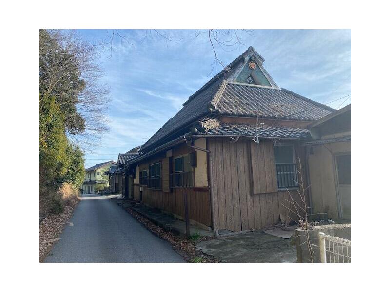 1 story above ground and 1 basement floor 4K

1.9 million yen