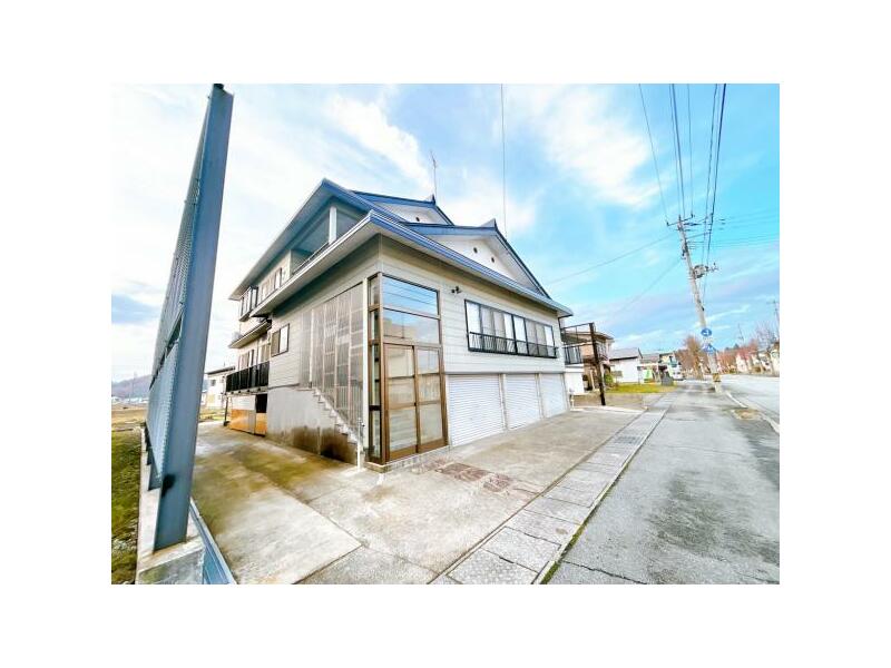 Kitamurayama County, Oishida Town, Yokka Town (Oishida Station) 3-story 10DK