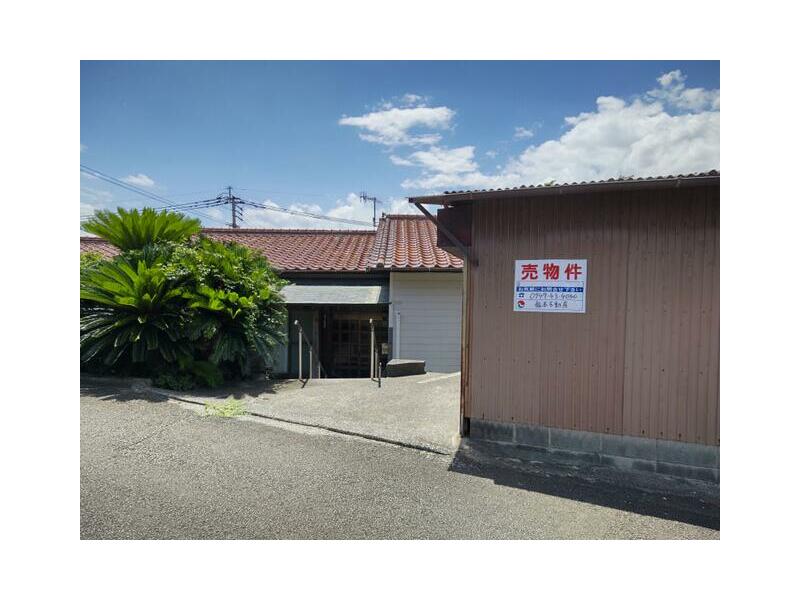 Nogata City, Oaza Kamizakai (Nakaizumi Station) Single-story building 6DK