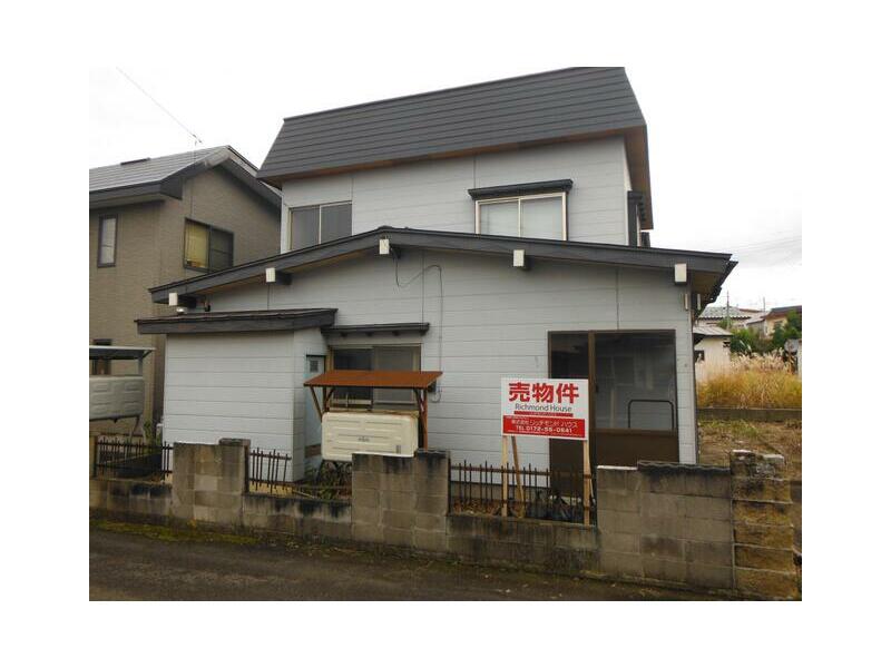 Hirosaki-shi, Hirosaki-shi Oaza Mitake-cho (Seiai Chuko-Mae Station) 2F 6DK

4,000,000 yen