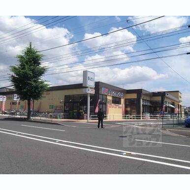 万代 嵯峨広沢店 距離:1,400m