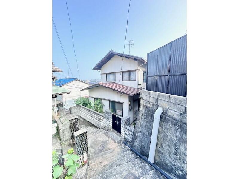 Shimonoseki City, Maruyama-cho 3-chome (Shimonoseki Station) 2-story building 7DK