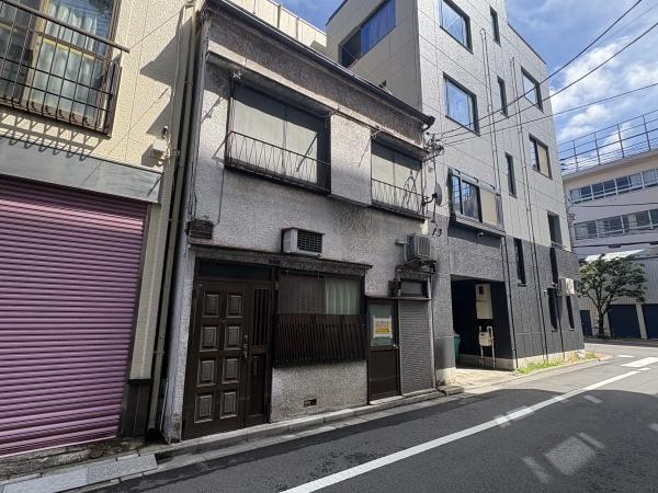 Cheap house for sale in Taito, Tokyo