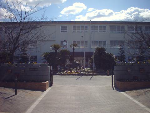 アットホーム 貝塚市 畠中２丁目 二色浜駅 地上2階地下1階建 ４ｌｄｋ 貝塚市の中古一戸建て 提供元 株 リウイルトラスト 熊取店 一軒家 家の購入