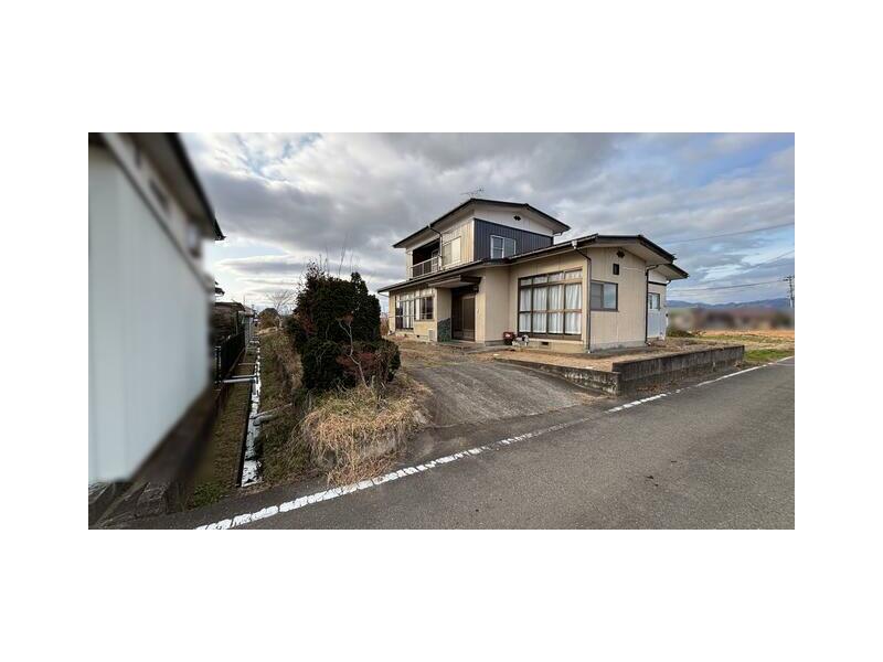 Date City, Hobaramachi, Oizumi, Odate (Oizumi Station) 2-story building 6DK