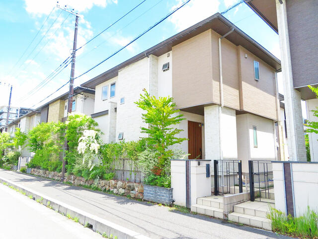 アットホーム 越谷市 レイクタウン5丁目 越谷レイクタウン駅 2階建 4ldk 越谷市の中古一戸建て 提供元 株 中央住宅 ポラス住まいの情報館 本社営業一課 一軒家 家の購入 アットホーム 越谷市 レイクタウン5丁目 越谷レイクタウン駅 2階建 4ldk 越谷市の中古一戸建て 提供元 株 中央住宅 ポラス住まいの情報館 本社営業一課 一軒家 家の購入