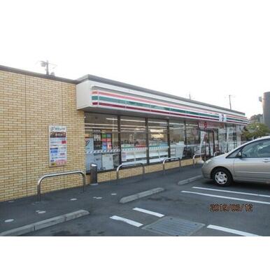 セブンイレブン清水町中徳倉店 距離:226m