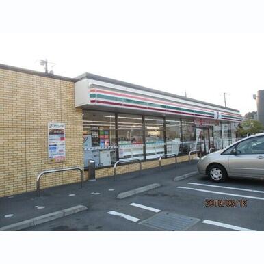 セブンイレブン清水町中徳倉店 距離:226m