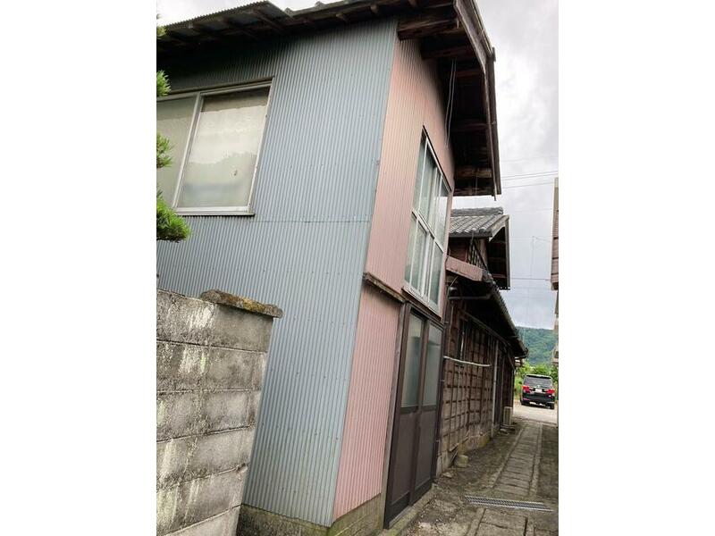 2F 4LDK, 2F, Aza Urazyo, Ishii-machi, Meisei-gun

2,000,000 yen