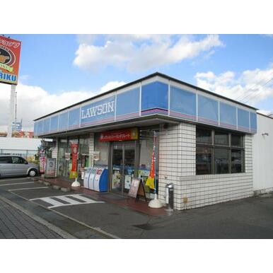 ローソン三葛店 距離：650m