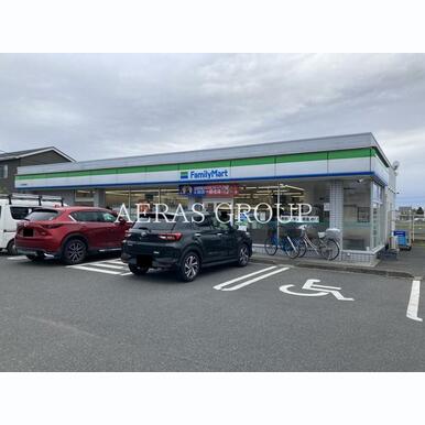 ファミリーマート 大宮西遊馬店 距離:185m