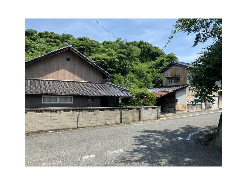 Mukitanoura, Saginoura-cho, Mihara-shi, Mihara 7DK

1,000,000 yen