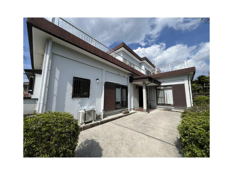 9-minute walk from JR Nichinan Line "Nango" Station