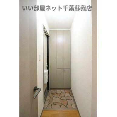シンプルで使いやすい玄関です